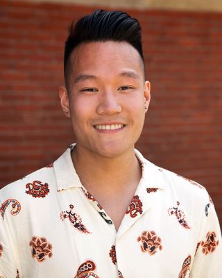 Photo of Raymond Feng, Pre-Licensed Professional, MA