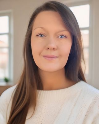 Photo of Nicola Fiveash, Counsellor, MNCPS Acc.