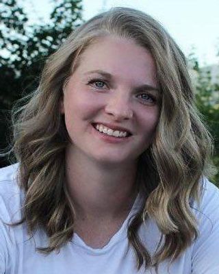 Photo of Alyssa Robinson, Marriage & Family Therapist, LMFT