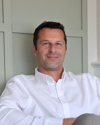 Photo of Aaron Melzer, Psychotherapist, MA, MIAHIP