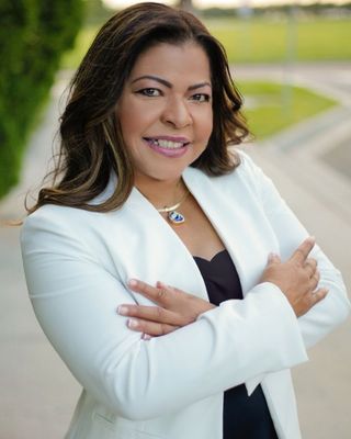 Photo of Henna Roebuck Galiber, Licensed Mental Health Counselor, MEd, MS, LMHC