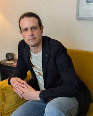 Photo of Simon Paul West, Counsellor, MSc, MNCPS Acc.