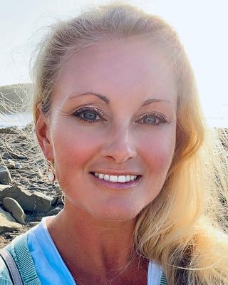 Photo of Andrea Jablonski, Psychologist, PsyD, MA