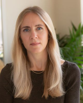 Photo of Henrietta Rose Whitfield, Psychotherapist, DCounsPsych, MUKCP