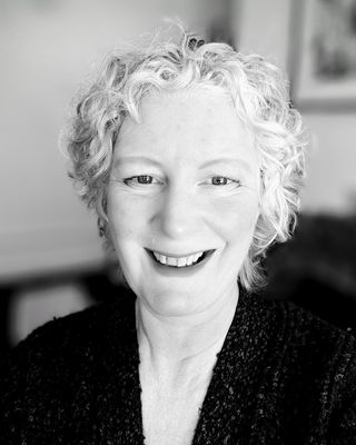 Photo of Yvonne Smith - Yvonne Smith: Relationship Couples Addiction ADHD, Psychotherapist, MNCPS Acc.