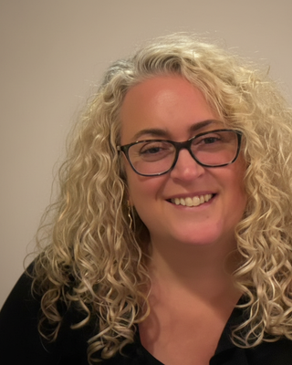 Photo of Michelle Della Mura, Counsellor, MNCPS Acc.