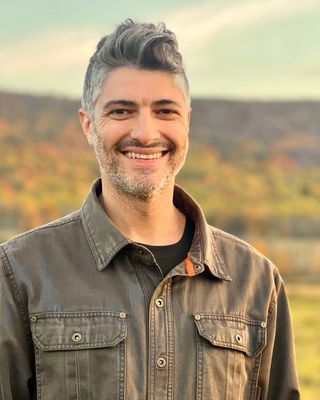 Photo of Avi Burnbaum, Pre-Licensed Professional, LMSW