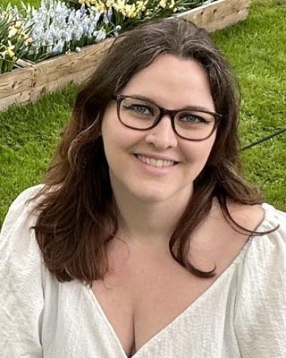 Photo of Dr. Shannon Leigh Lynch, Marriage & Family Therapist, PsyD, LMFT