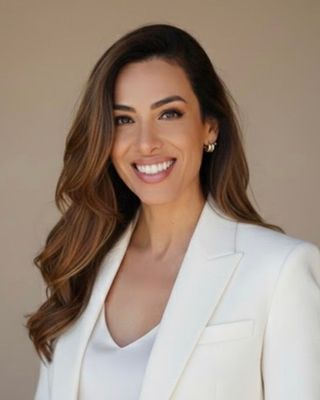 Photo of Aviva Asbaghi, Marriage & Family Therapist Associate, AMFT