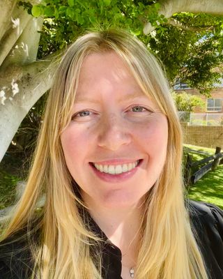 Photo of Dr Sophie Russell, Psychologist, PhD, PsyBA - Clin. Psych