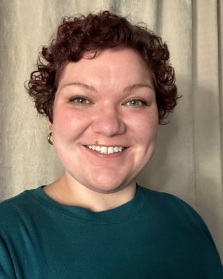 Photo of Erin Carr, Art Therapist, LAAT, LP-CAT