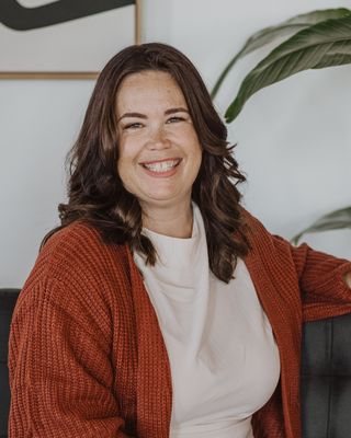 Photo of Erin Sunstrum, Registered Psychotherapist, MACP, BEd, HBA, RP