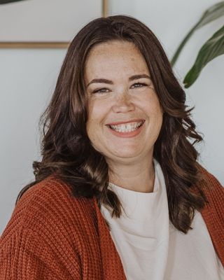 Photo of Erin Sunstrum, Registered Psychotherapist, MACP, BEd, HBA, RP