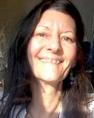 Photo of Elizabeth Arnold, Psychologist, PhD