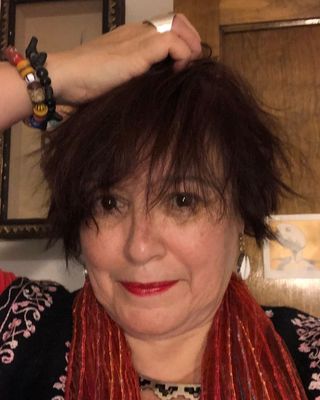 Photo of Beatriz Ledesma, Counselor, PhD, LCPC