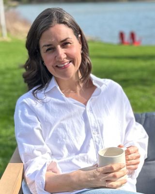 Photo of Laura McDade, Registered Psychotherapist (Qualifying), MACP