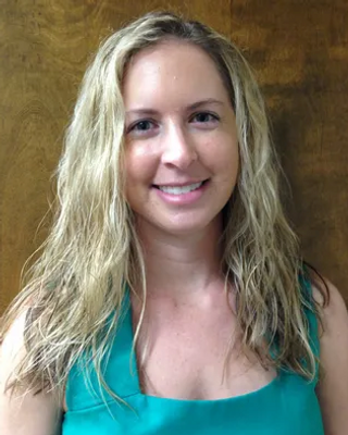 Photo of Lindsay Scharfstein, Psychologist, PhD