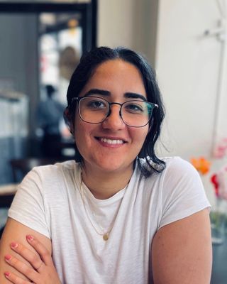 Photo of Alisha Khanduja, Pre-Licensed Professional