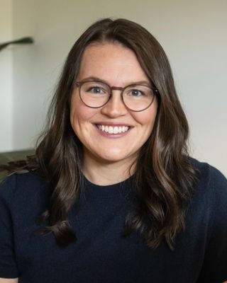 Photo of Dr. Ashley Brauer, Psychologist, PhD, LP, DBSM