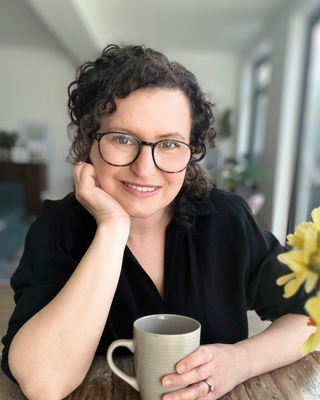 Photo of Dr Hannah Levy, Psychologist, PsychD, HCPC - Clin. Psych.