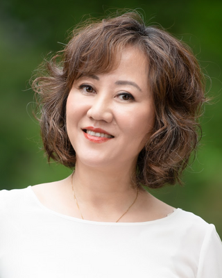 Photo of Sharon Xiao-Rong Zong, Registered Psychotherapist in Markham, ON