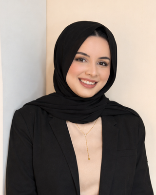 Photo of Eimaan Niazi, Registered Psychotherapist (Qualifying), MA, BSc