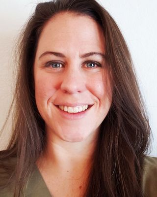 Photo of Leslie Pinaire, Licensed Professional Counselor Candidate, LPCC, RH(AHG), CCN