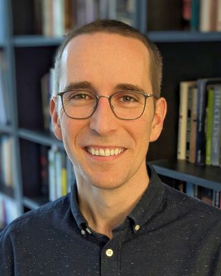 Photo of Alex Mosiak, Marriage & Family Therapist Associate, MA, AMFT