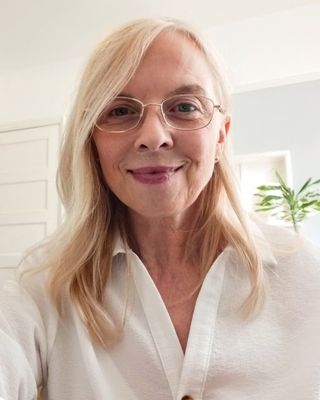Photo of Louise Diffey, Counsellor, MBACP