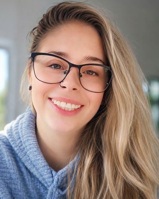 Photo of Alexis Auld-Szalay, Counselor, LMHC