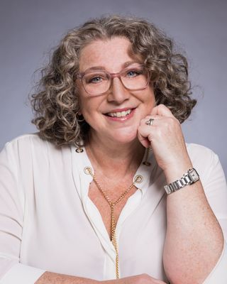 Photo of Dara Roth Edney, Registered Social Worker, Dara Roth Edney, MSW, RSW