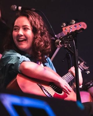 Photo of Lauren Fay Smith, Psychotherapist, MSc, HCPC-Music Therap.