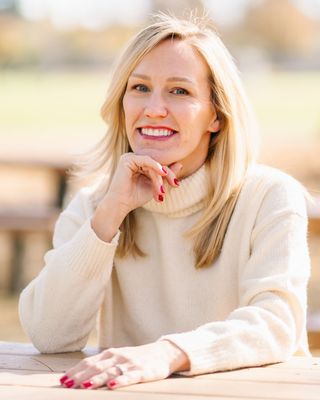 Photo of Stefanie Perata, Marriage & Family Therapist, LMFT, SEP