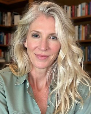 Photo of Natalie Lenet, Marriage & Family Therapist Associate, MA, AMFT