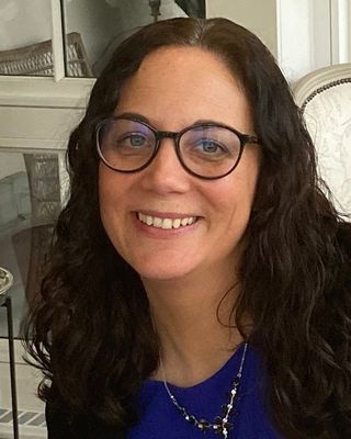 Photo of Gayle Dewes, Counsellor, MBACP