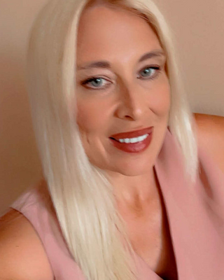 Photo of Nicki Spinks, Psychotherapist, MA, MBACP