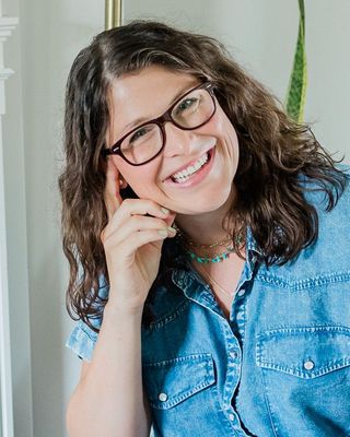 Photo of Cat Myers, Clinical Social Work/Therapist, LISW