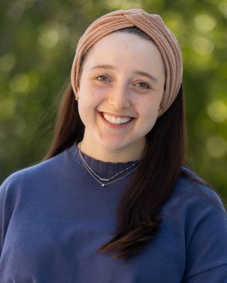 Photo of Esther Medows, Associate Clinical Social Worker, ASW