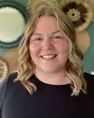 Photo of Jennifer Topiwala, Counsellor, CCC, MACP, BA, BSc