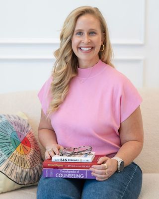 Photo of Aislinn Mayes, Counselor, MA, NCC, LCMHC