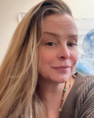 Photo of Nicole Stoddard, Marriage & Family Therapist, LMFT