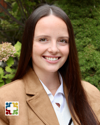 Photo of Courtney Dowling, Registered Psychotherapist, PGCE, MACP, RP
