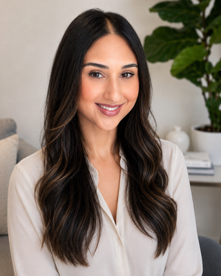 Photo of Yalda Salameh, Psychologist, PsyBA General