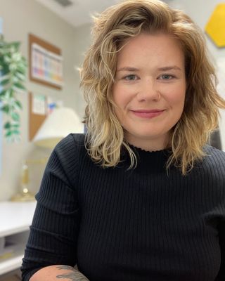 Photo of Genevieve Pasheek, Registered Psychotherapist (Qualifying)