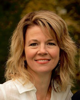 Photo of Lindsay Moser, Marriage & Family Therapist, LMFT, LAC, NMCFIT