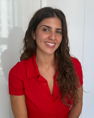 Photo of Giulia Dias Roncoletta, Counselor, LMHC