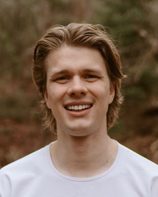 Photo of Jesse Bradshaw, Pre-Licensed Professional, LMFT