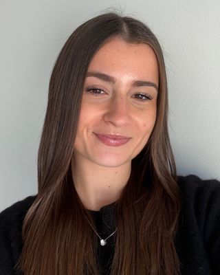 Photo of Regina Yakubov, Registered Psychotherapist (Qualifying), MA, BA