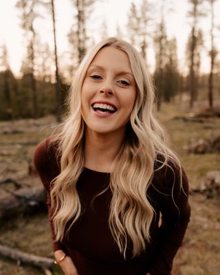 Photo of Darrian Dewald, Marriage & Family Therapist Associate, LAMFT