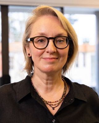 Photo of Lynsey Dobbie, Counsellor, MCAP, RCC